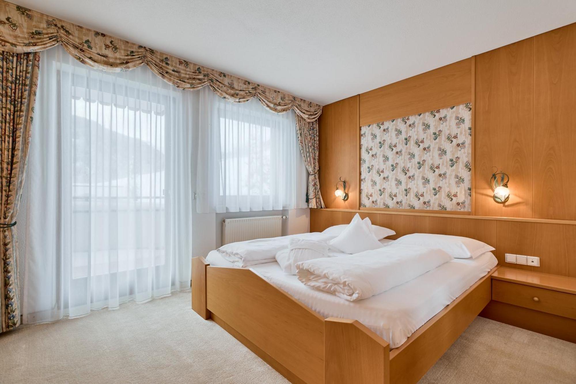 רצ'ינס Berghotel מראה חיצוני תמונה